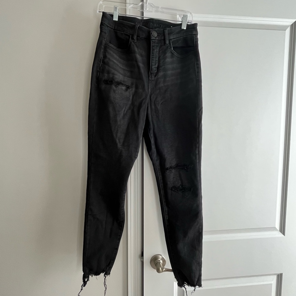 AE jeans size 8US. Good condition, worn once. Smoke free pet free home.